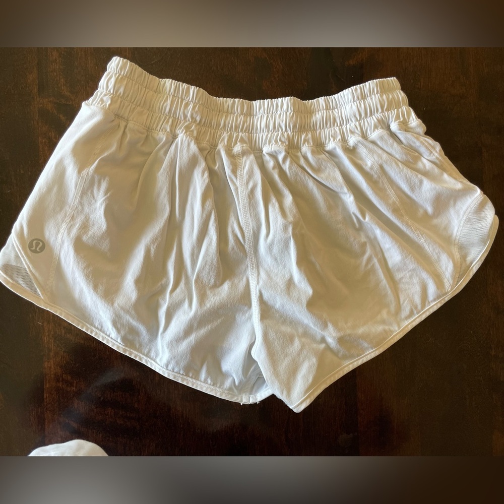 Lululemon Hotty Hot 2.5” White